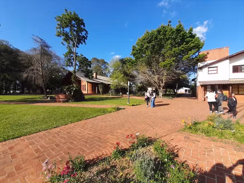 Colegio Línea Cuchilla