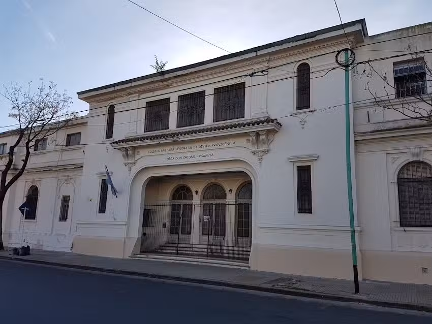Colegio Nuesta Señora De La Divina Providencia Obra Don Orione Pompeya