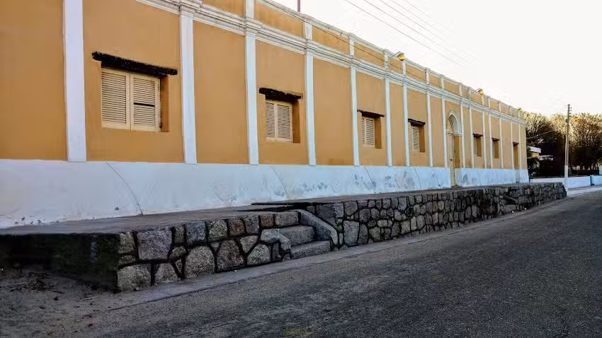 Colegio Provincial De Anjullón