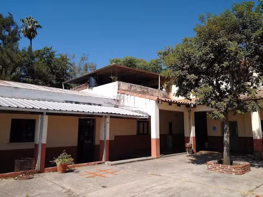 Colegio San Cayetano No 8093