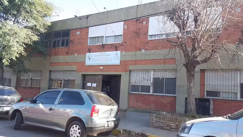 Colegio San Juan de la Cruz Nivel Primario Secundario y Jardín de infantes