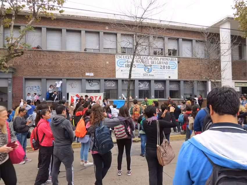Colegio Secundario N69 Banfield