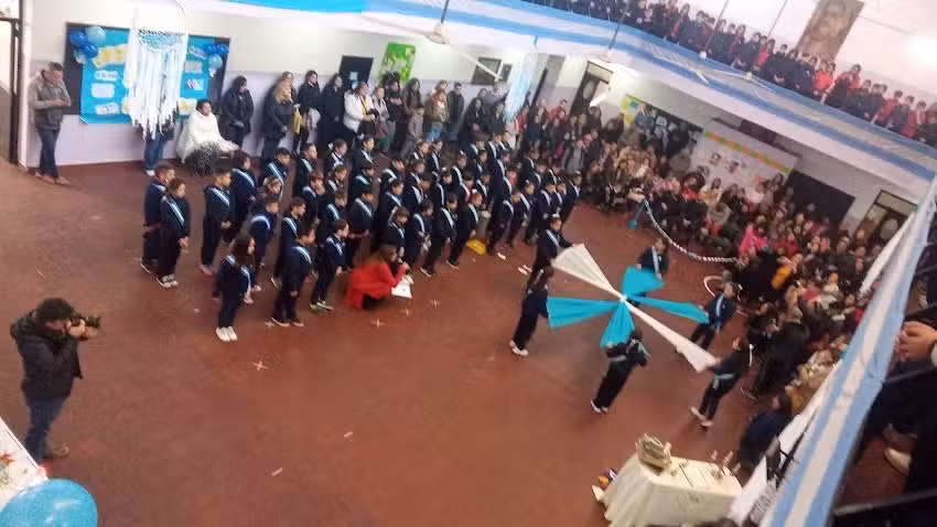 Escuela 1551 Ángel Vicente Peñaloza