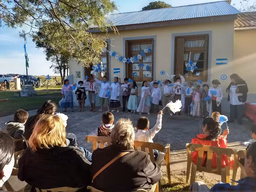 Escuela 13 Paraje El Cardalito