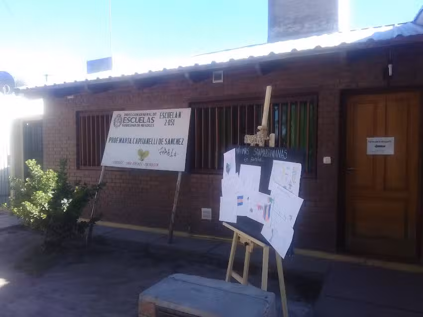 Escuela 2051 Marta Capitanelli De Sanchez