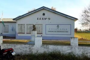 Escuela 28 Carlos Ortiz