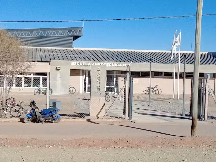 Escuela Agrotécnica N8