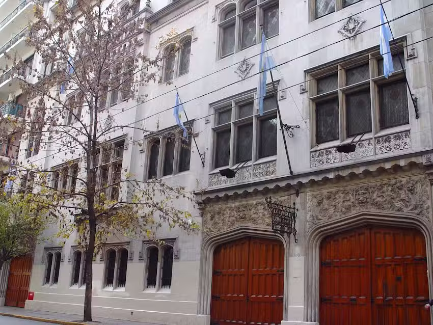 Escuela Argentina Modelo Niveles Inicial Primario y Secundario Bilingüe