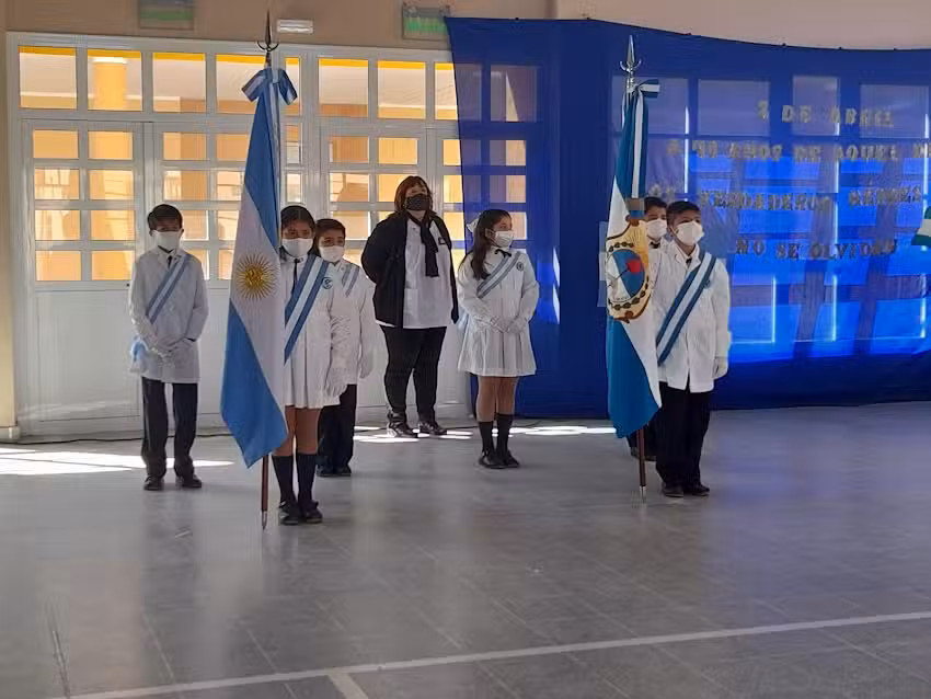 Escuela Carlos NVergara Emer