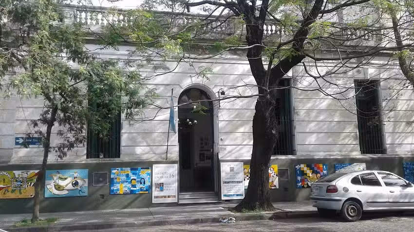 Escuela De16
