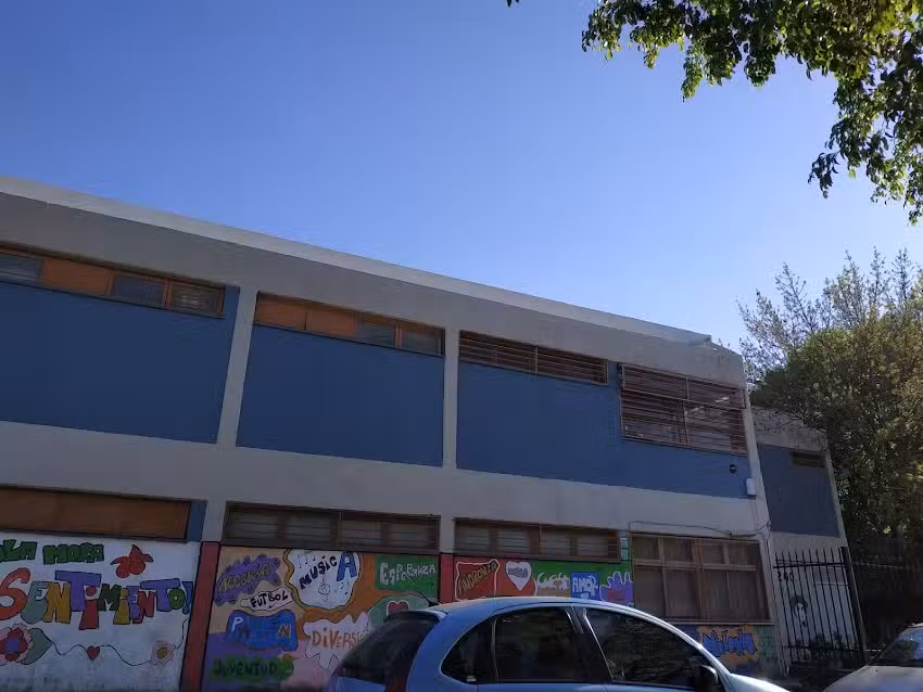 Escuela de Educación Media Eem N240 Lola Mora