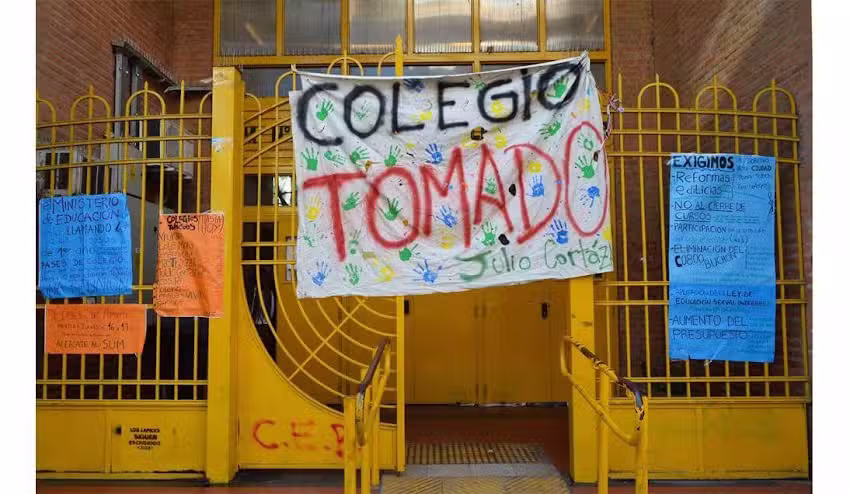 Escuela de Educación Media N 0112 Julio Cortázar