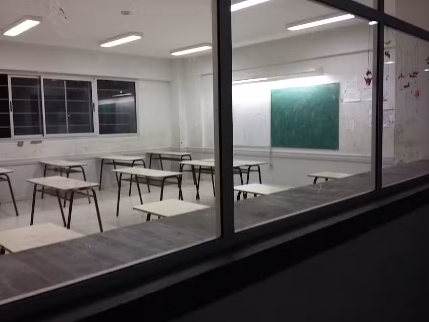 Escuela de Educación Media N 07 De 9 María Claudia Falcone