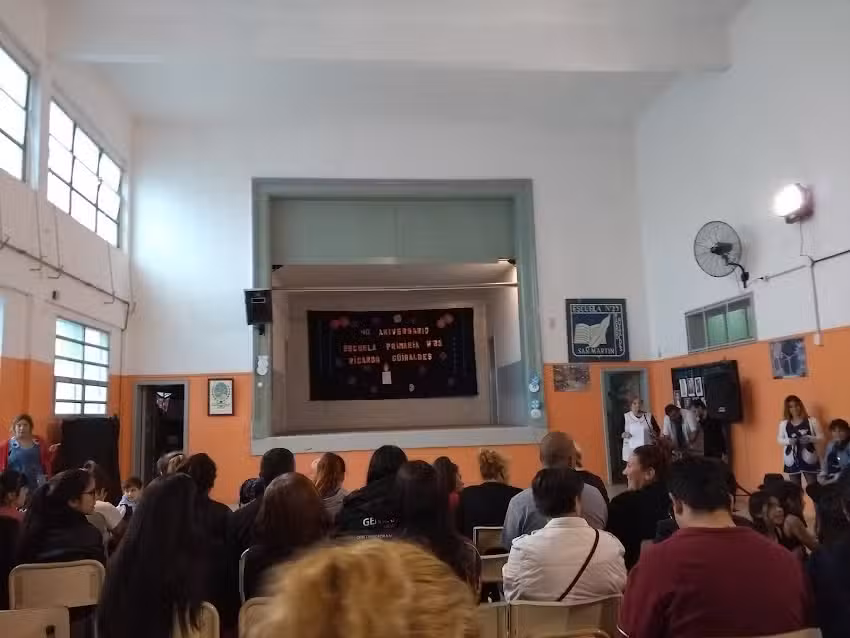 Escuela De Educación Primaria Nº25 Ricardo Güiraldes y Secundaria 57
