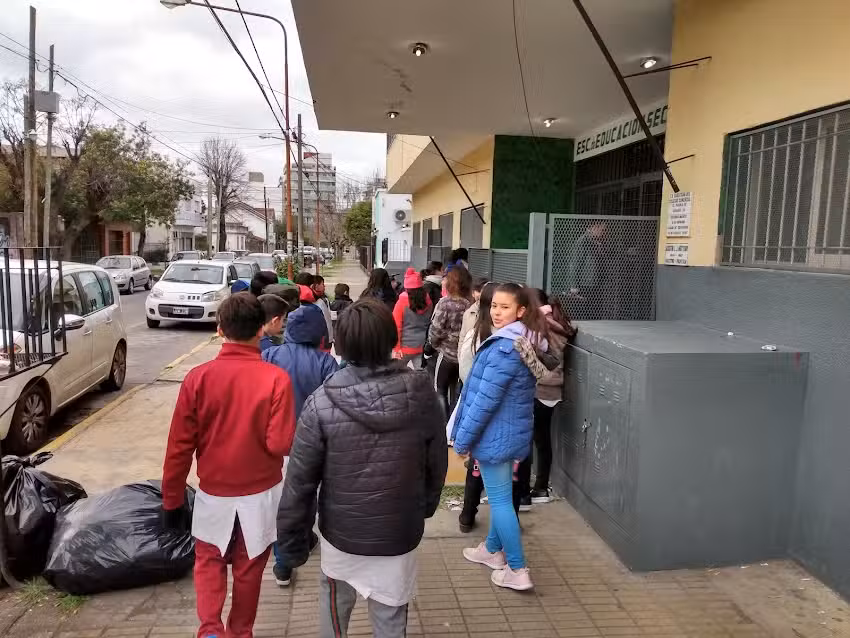 Escuela de Educación Secundaria Ees Nº15 Independencia del Perú