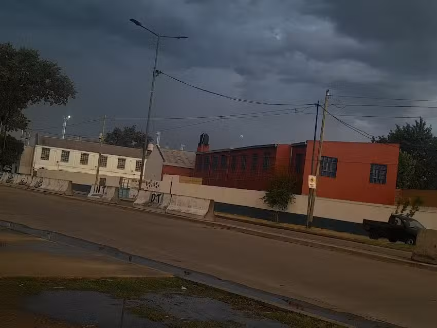 Escuela De Educación Secundaria N 76