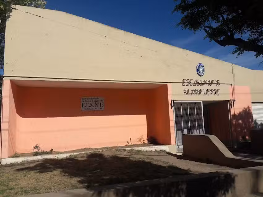 Escuela De Educación Secundaria Nº13