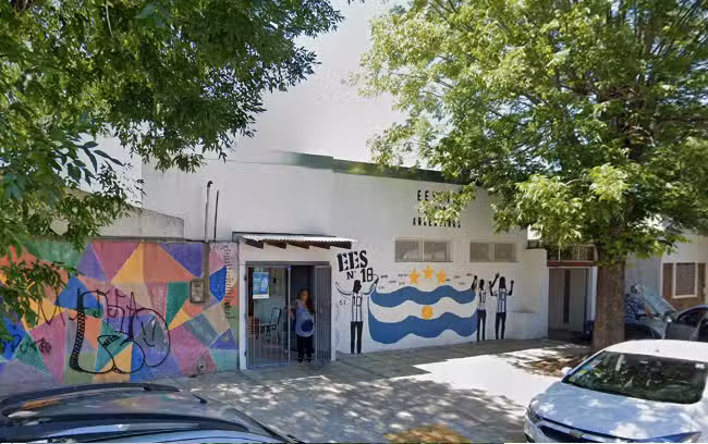 Escuela De Educación Secundaria Nº18