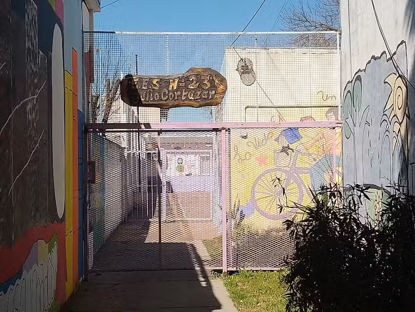 Escuela De Educación Secundaria Nº23 Julio Cortázar