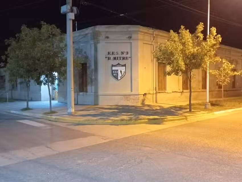 Escuela De Educación Secundaria Nº3 Bme Mitre