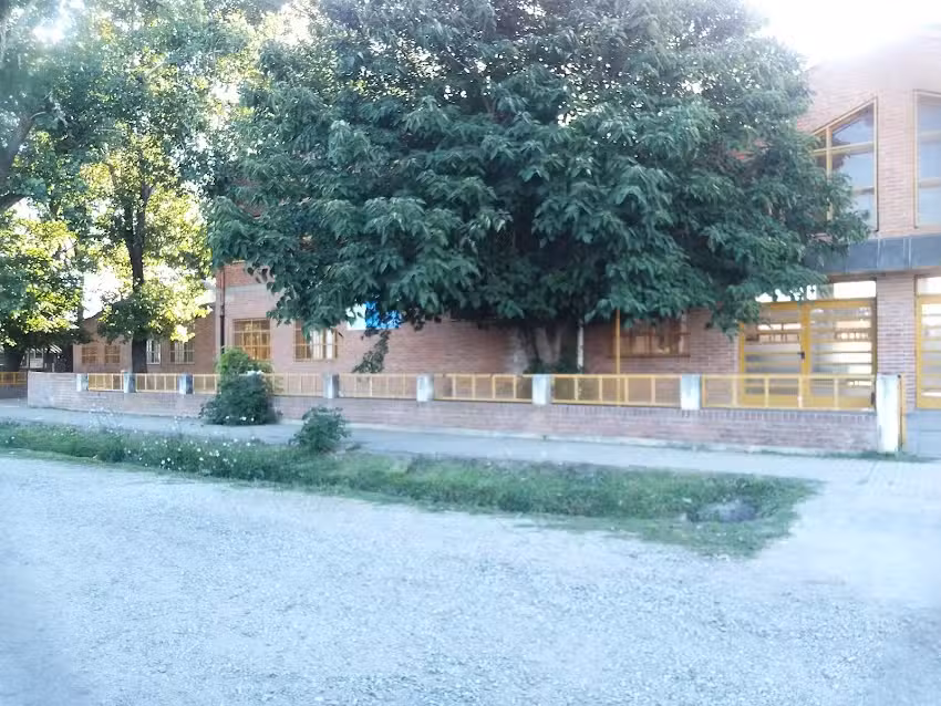 Escuela De Educación Secundaria Nº52