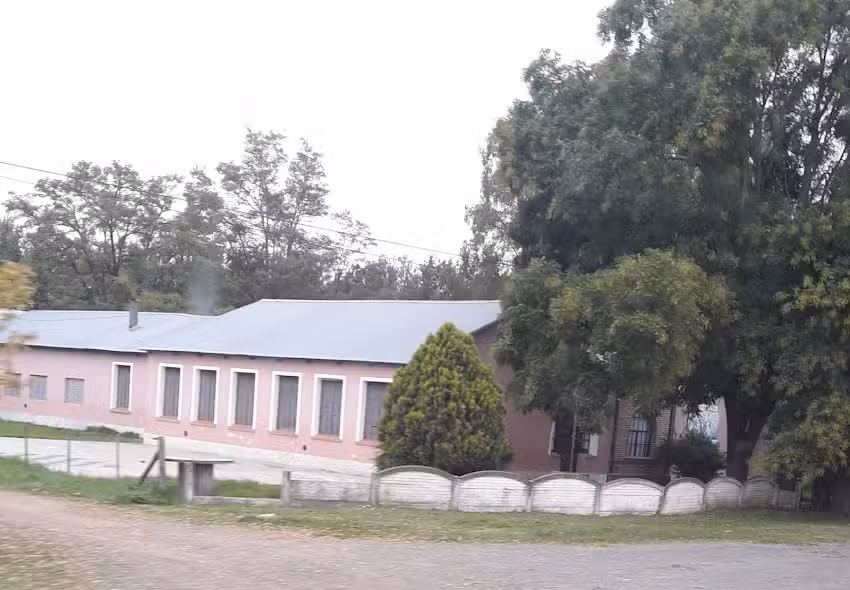 Escuela De Educación Secundaria Nº76