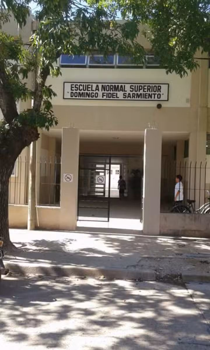 Escuela De Educación Secundaria Numero 2
