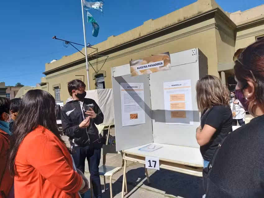 Escuela De Educación Secundaria Técnica Nº1 Lucas Kraglievich