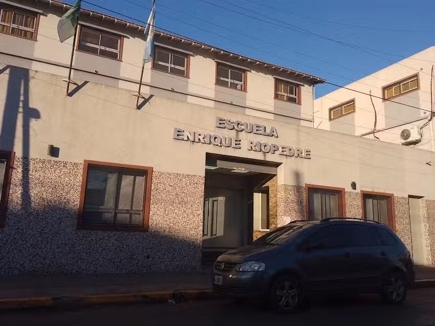 Escuela Enrique Riopedre