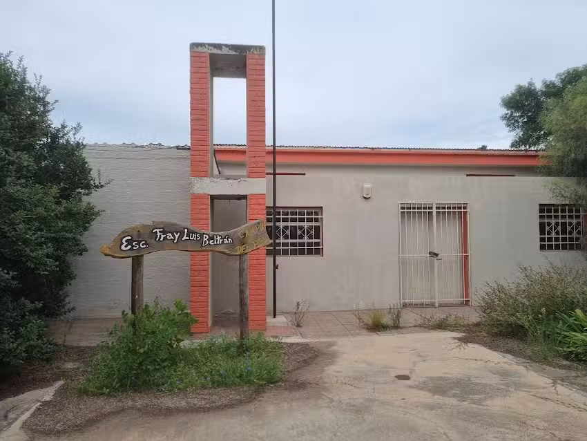 Escuela Fray Luis Beltrán Campo Del Bel