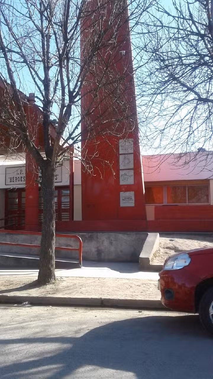 Escuela Heroes De Malvinas