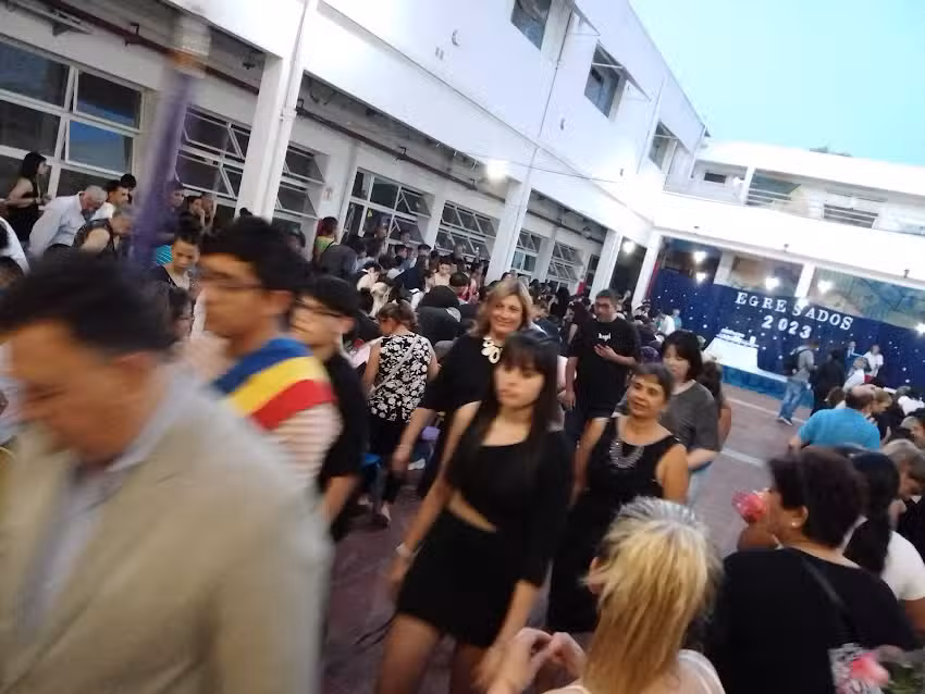 Escuela Media 2 De 17 Rumania