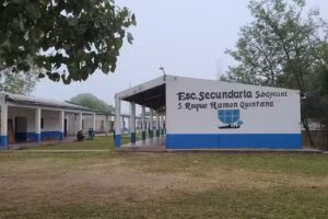 Escuela Media Santa Rosa de Leales