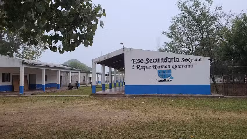 Escuela Media Santa Rosa de Leales