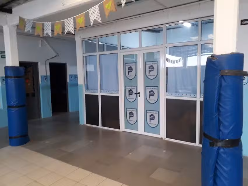 Escuela Modelo Gran Bs As Longchamps