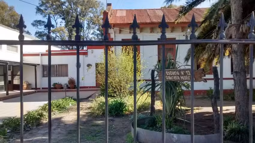 Escuela N13 Gabriela Mistral