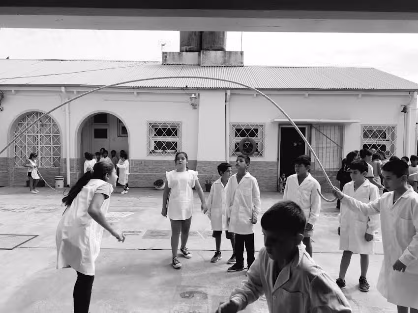 Escuela N5 Hipólito Yrigoyen Cea 701 San Antonio De Areco