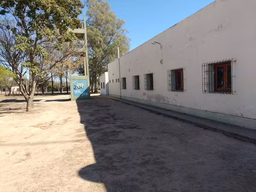 Escuela Nº 75 Mònica del Rosario Robles