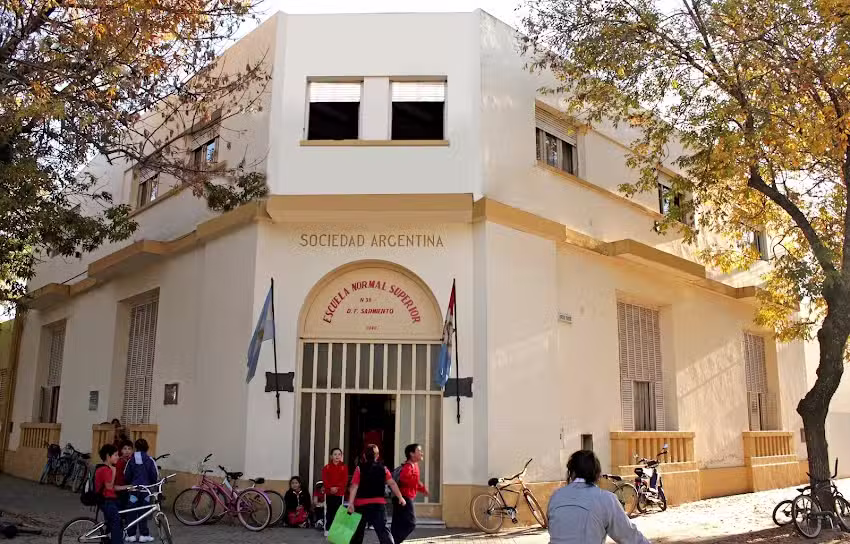 Escuela Normal Superior N 38 Domingo Faustino Sarmiento