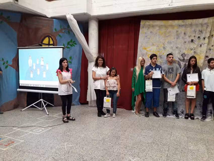 Escuela para Niñosas Jóvenes y Adultos con Discapacidad Mental y Formación Integral Nº 4 Dr Rafael L Arcone