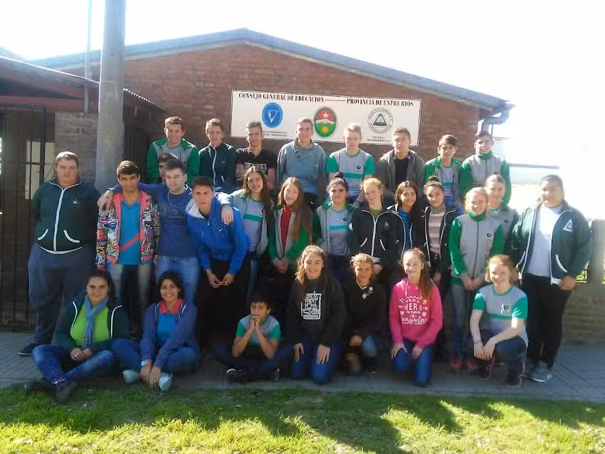 Escuela Primaria N 6 Y Escuela Secundaria N 18