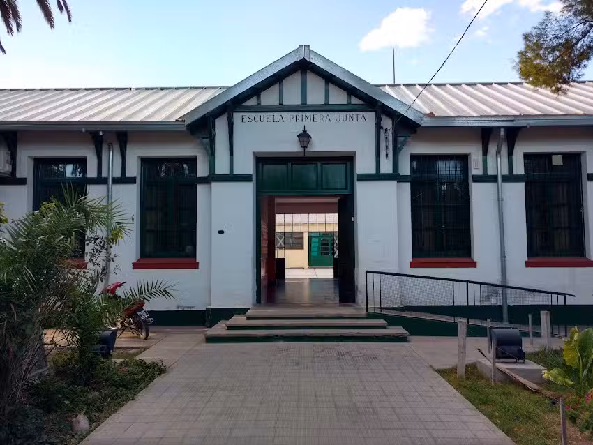 Escuela Primera Junta