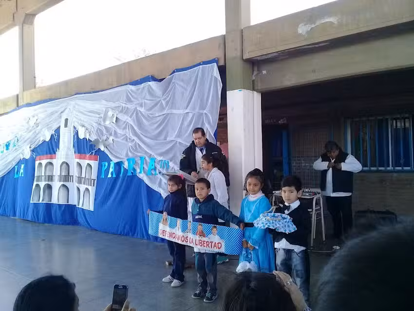 Escuela Pte Arturo Illia