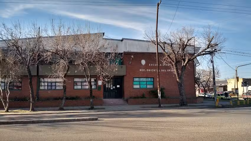 Escuela República Oriental del Uruguay