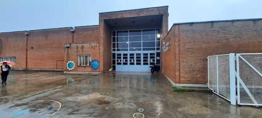 Escuela Rosario Vera Peñaloza