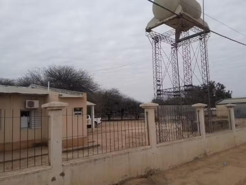 Escuela Rosario Vera Peñaloza