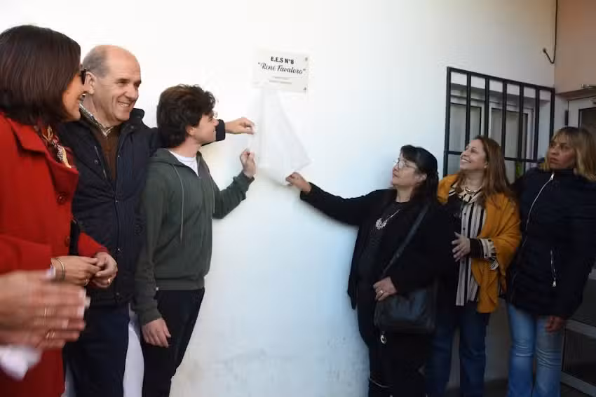 Escuela secundaria N 8 René Favaloro