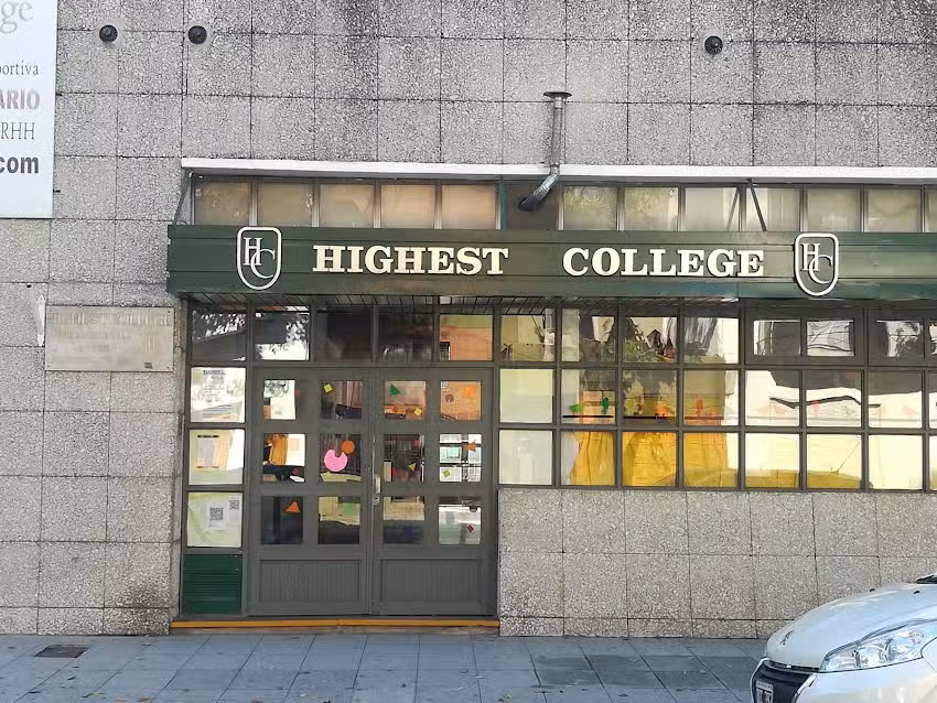 Highest College Escuela en Saavedra Ciclos inicial primaria y secundaria