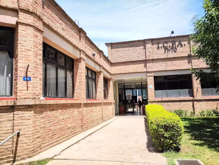 Instituto Comercial Privado Almafuerte D70