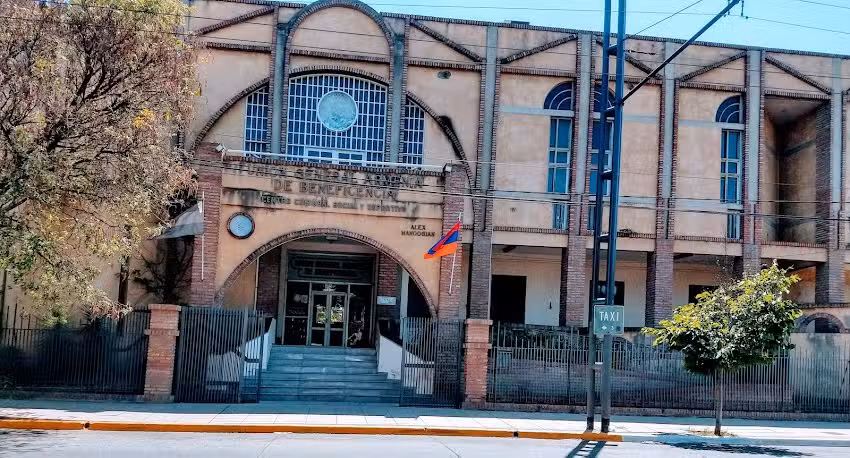 Instituto General Manuel Belgrano Armenio